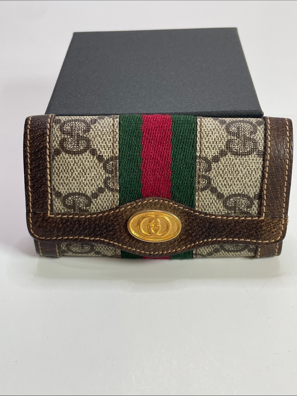 Authentic Vintage Gucci Brown GG Supreme Canvas Key Holder Green and Red Stripe